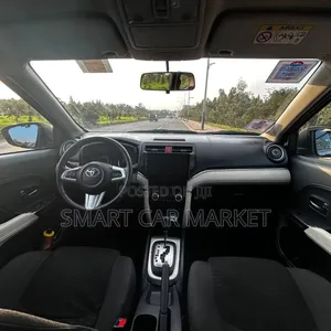 Toyota Rush 2021 Silver