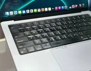 New Laptop Apple MacBook Pro M1 32GB Intel Core I9 SSD 1T