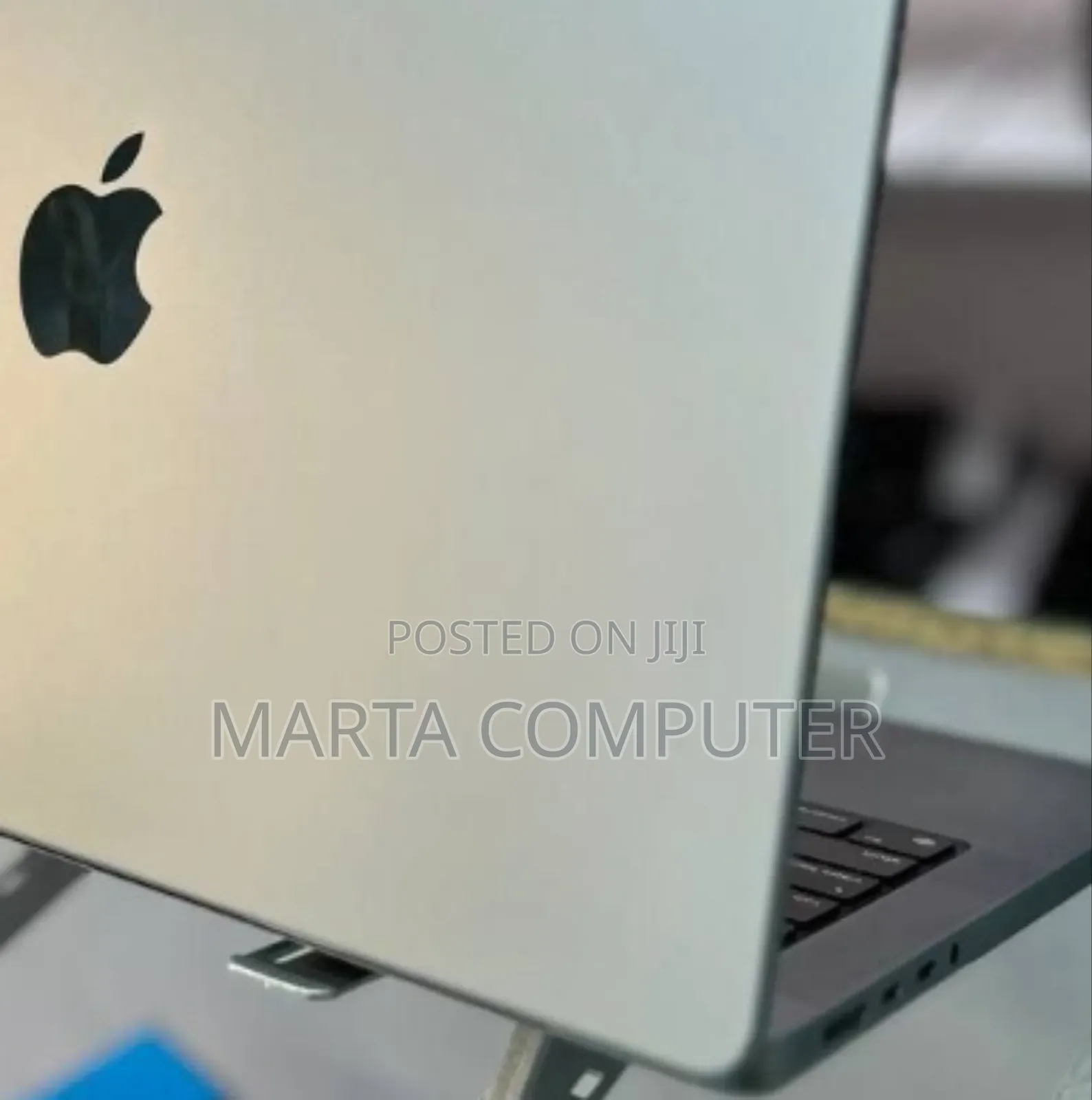 New Laptop Apple MacBook Pro M1 32GB Intel Core I9 SSD 1T