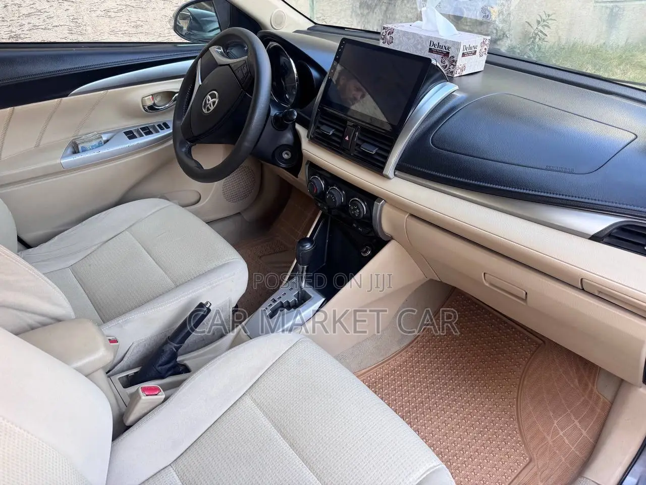 Toyota Yaris SE Hatchback 5dr 2014 Gray