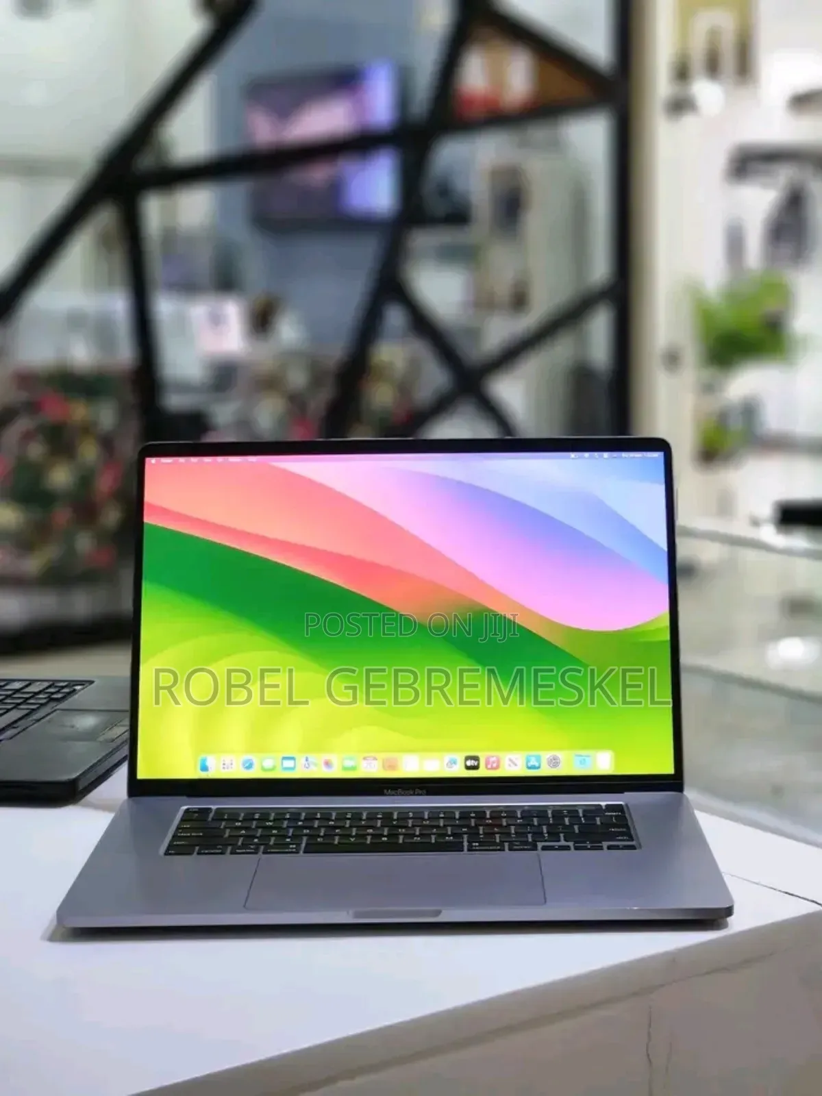 New Laptop Apple MacBook Pro 2019 32GB Intel Core I9 SSD 1T