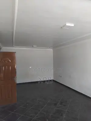 6bdrm Condo in Akaky Kaliti for sale