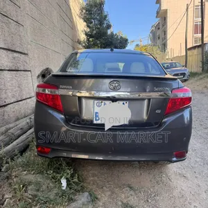 Toyota Yaris 2015 Gray