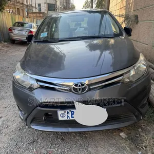 Toyota Yaris 2015 Gray