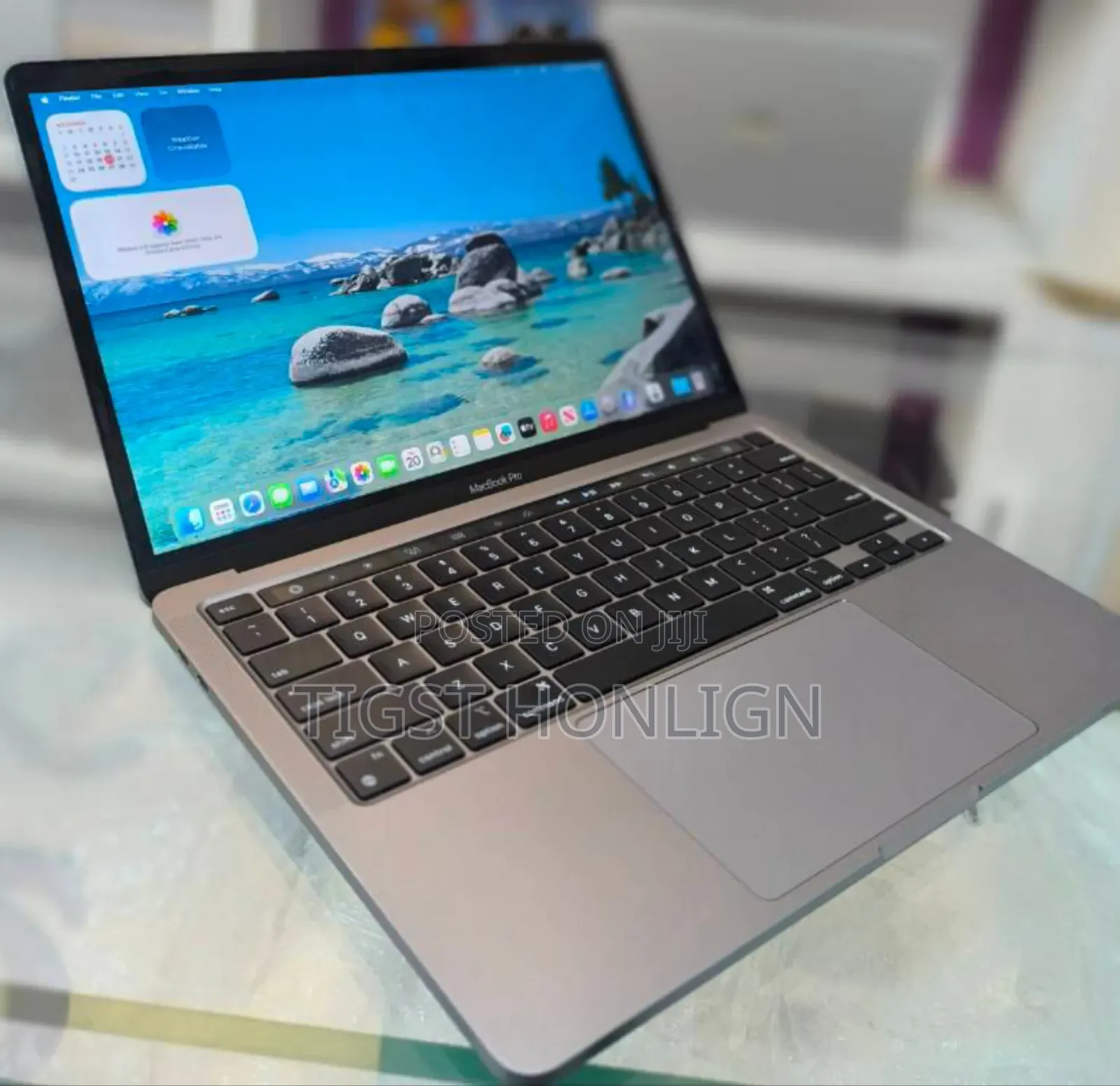 New Laptop Apple MacBook 2020 8GB Apple M1 Pro SSD 512GB