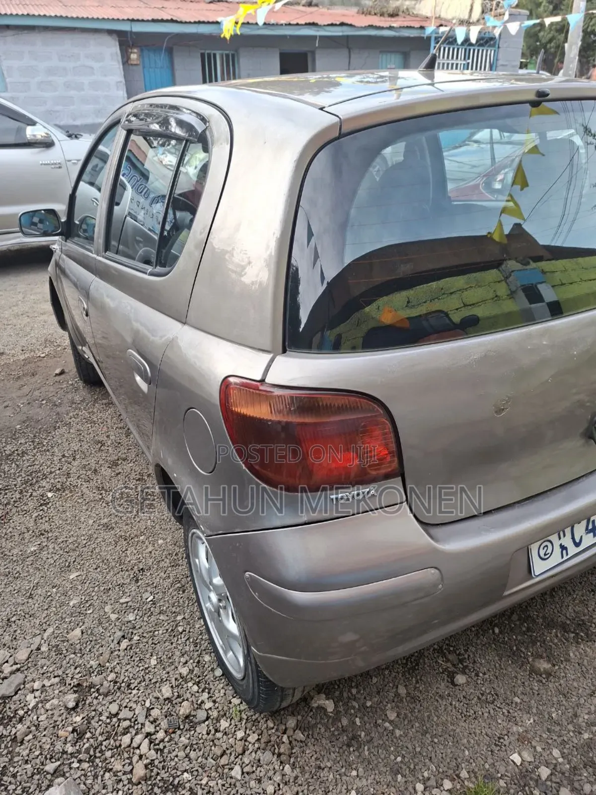 Toyota Vitz 2004 Gold