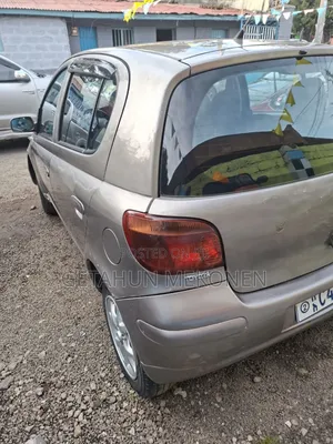 Toyota Vitz 2004 Gold
