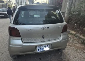 Toyota Vitz 2002