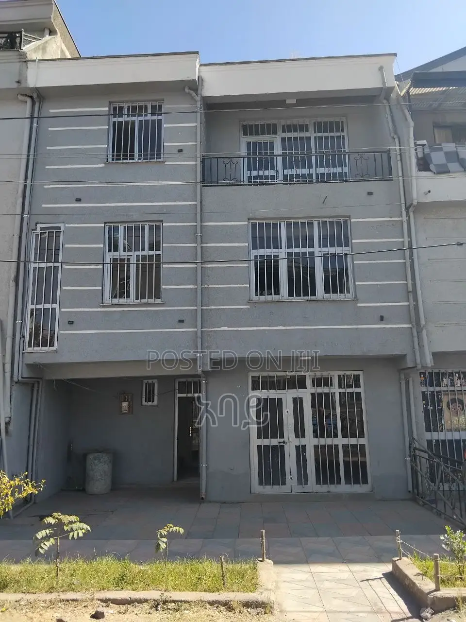 6bdrm Condo in Akaky Kaliti for sale