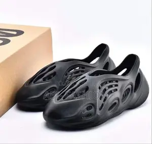 Photo - Adidas Foam RNNR