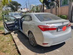 Toyota Corolla L 4dr Sedan (1.8L 4cyl 4A) 2015 Silver