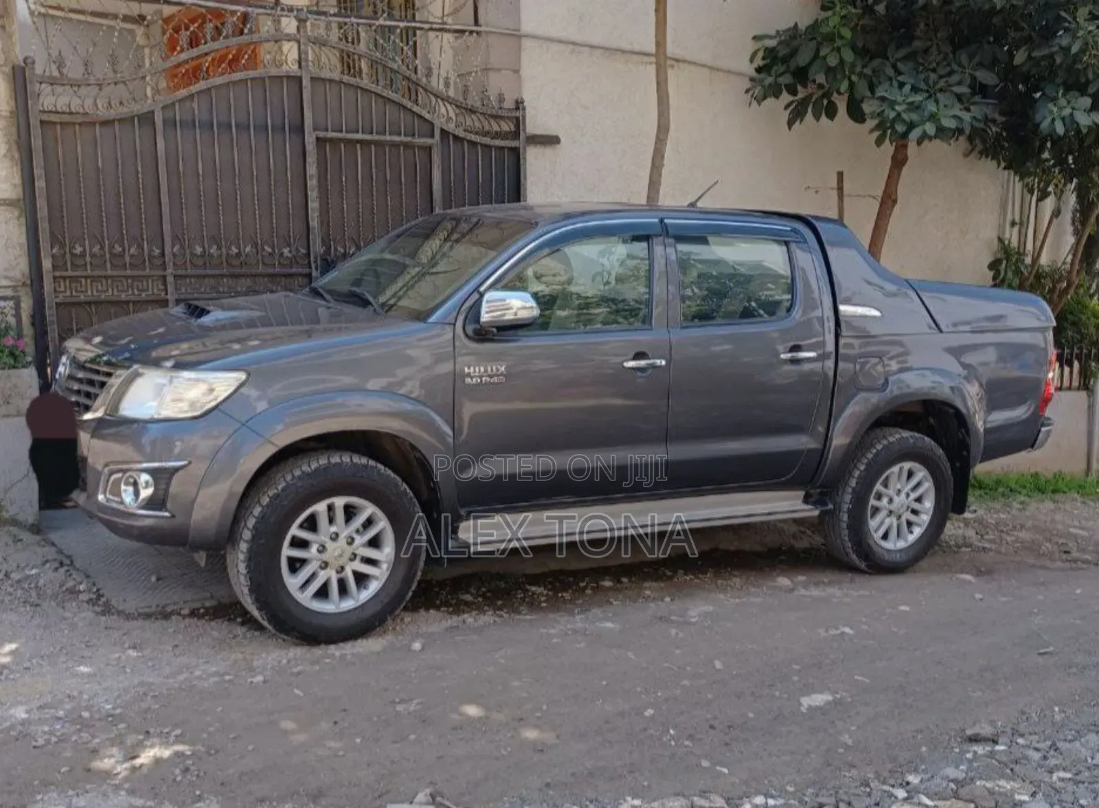 Toyota Hilux 2015 Gray