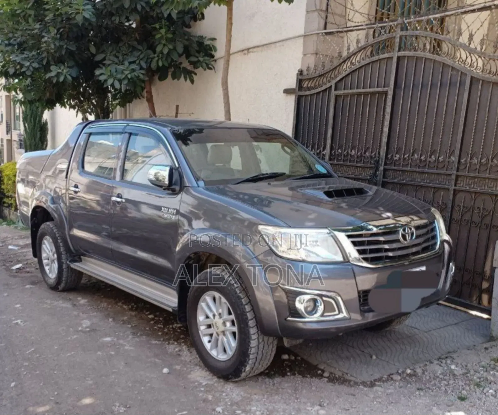 Toyota Hilux 2015 Gray