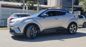 Photo - Toyota C-HR 2020 Silver