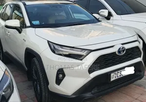 Toyota RAV4 2022 White