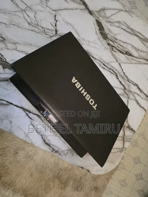 Laptop Toshiba Satellite R945 4GB Intel Core I5 HDD 500GB