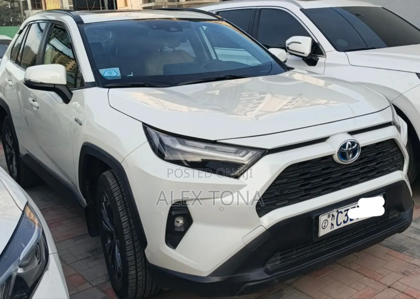 Toyota RAV4 2021 White