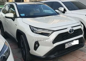 Toyota RAV4 2021 White