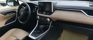 Toyota RAV4 2021 White