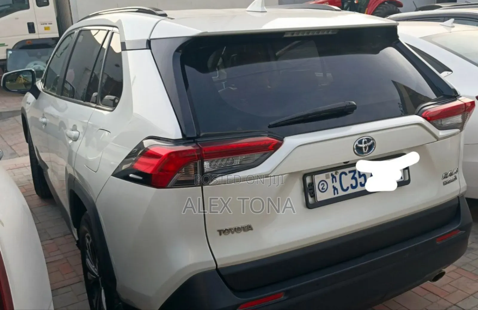 Toyota RAV4 2021 White