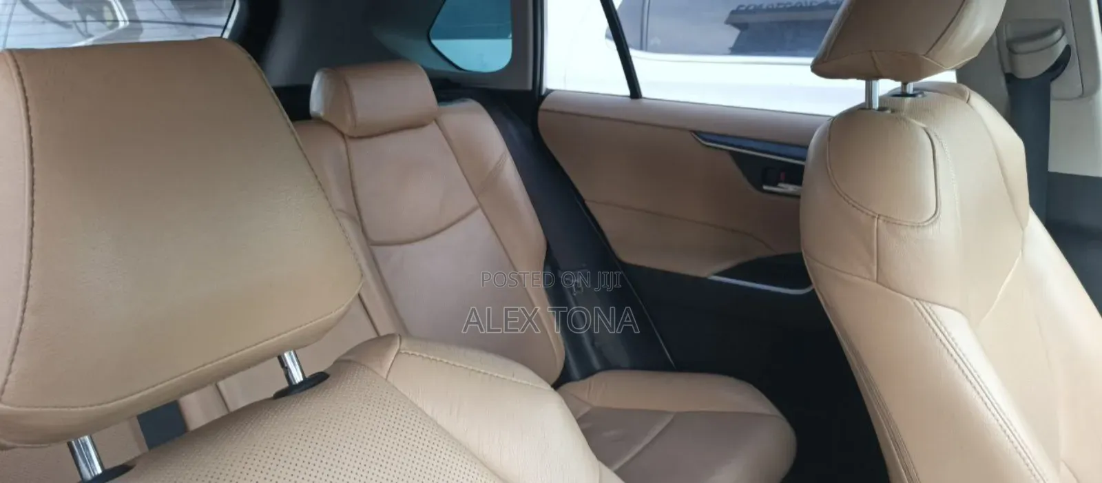 Toyota RAV4 2021 White