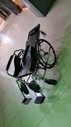 Photo - Toilet Wheelchair口手wheelchair山田wheelchair卜手wheelchair卜手wheelchair 廿手wh