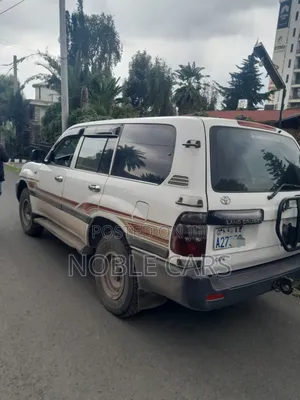 Toyota Land Cruiser 2006 White