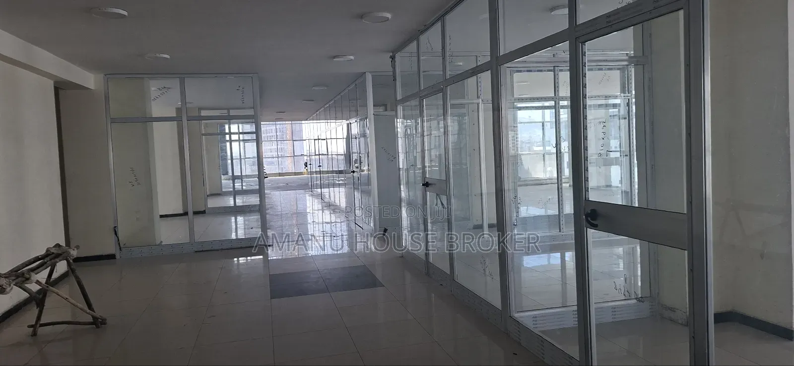 አስቸኳይ የሚከራይ ቢሮ አአ ሜክሲኮ አከባባ ከ70sqm እስከ 1,000sqm አለ ፈጥነው ይደውሉ