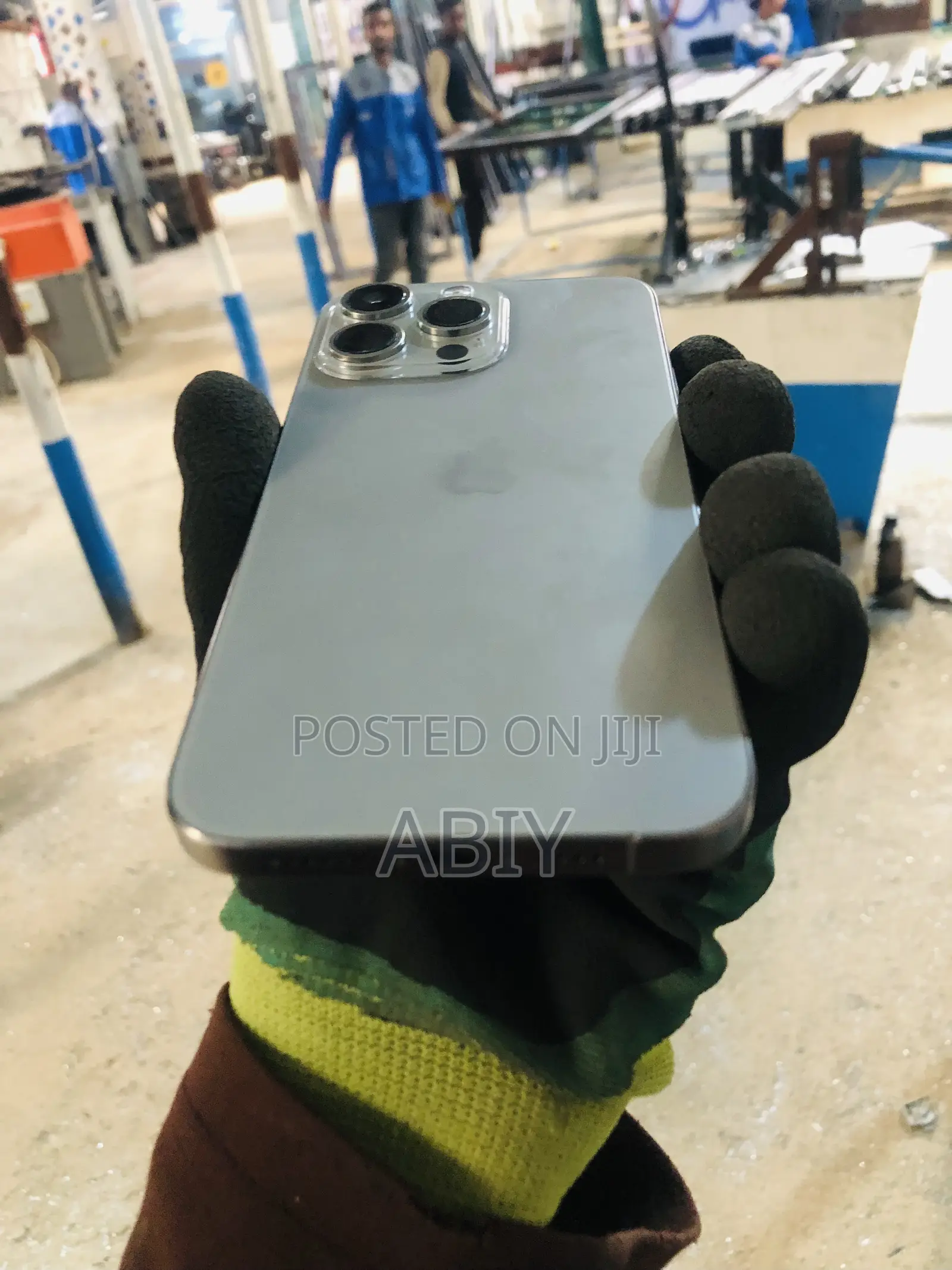 New Apple iPhone 15 Pro Max 512 GB Silver