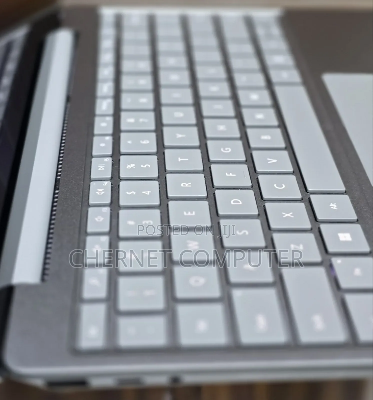 New Laptop Microsoft Surface 8GB Intel Core I5 SSD 256GB