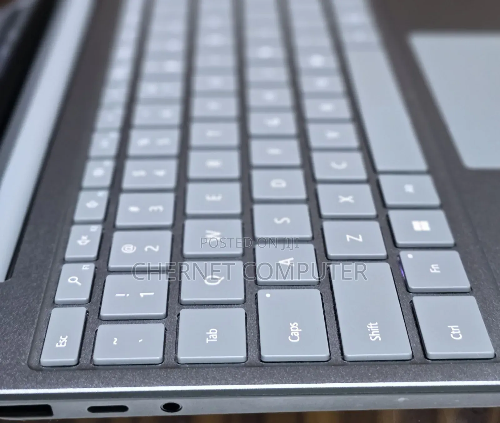 New Laptop Microsoft Surface 8GB Intel Core I5 SSD 256GB