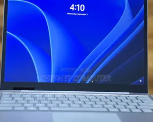 New Laptop Microsoft Surface 8GB Intel Core I5 SSD 256GB