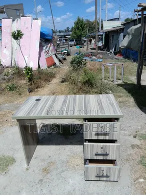 Photo - Computer Table With Different Colour Option