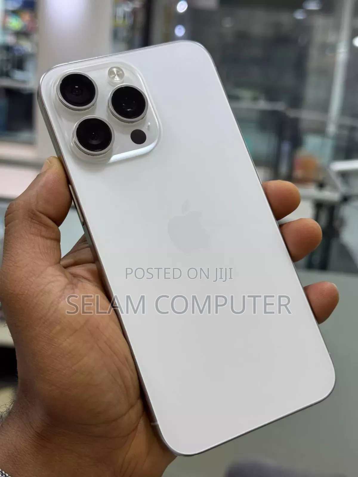 New Apple iPhone 15 Pro Max 256 GB Yellow