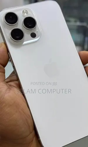 New Apple iPhone 15 Pro Max 256 GB Yellow