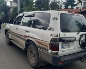 Toyota Land Cruiser 2006 White