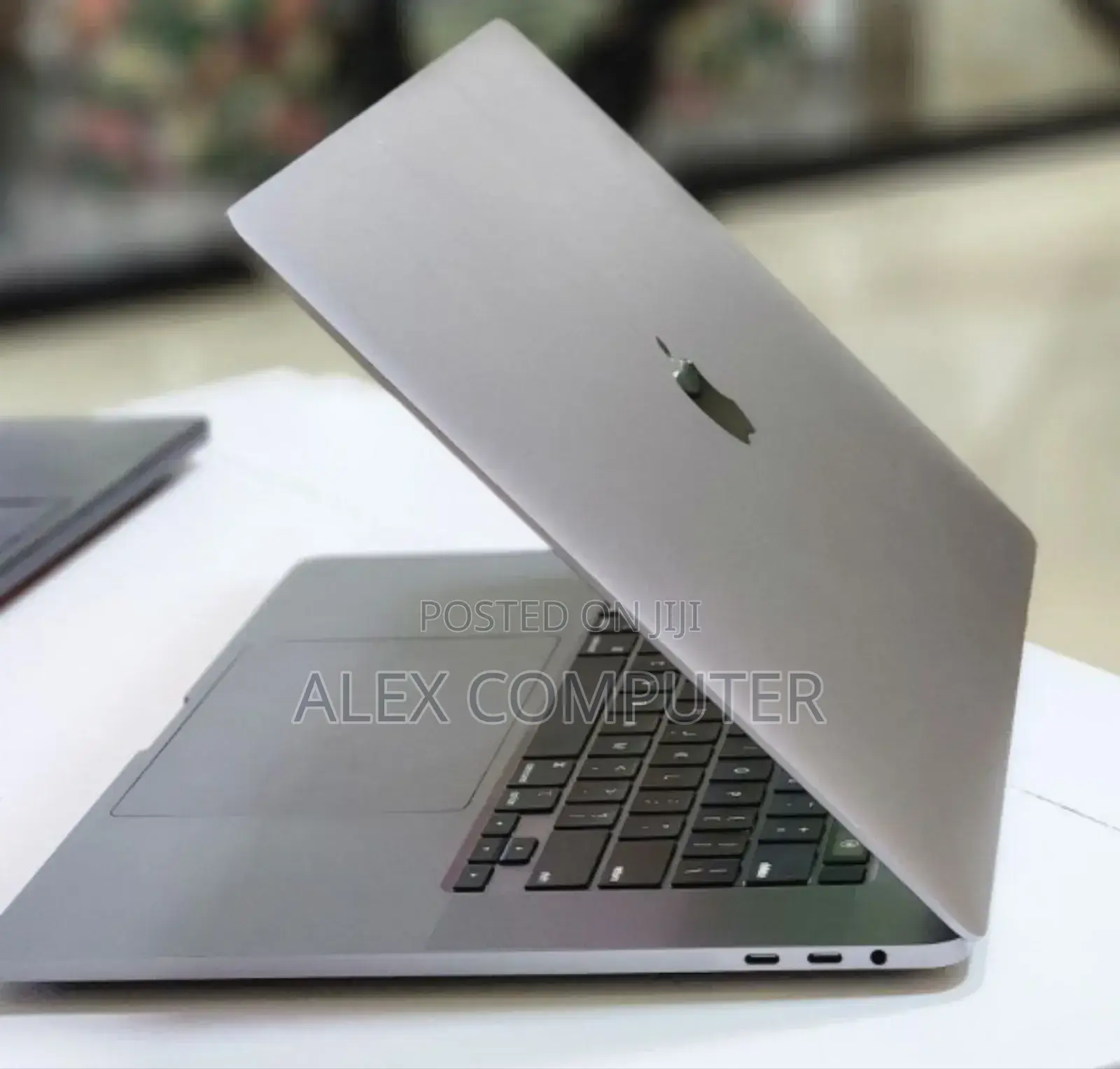 New Laptop Apple MacBook Pro 2019 32GB Intel Core I9 SSD 1T