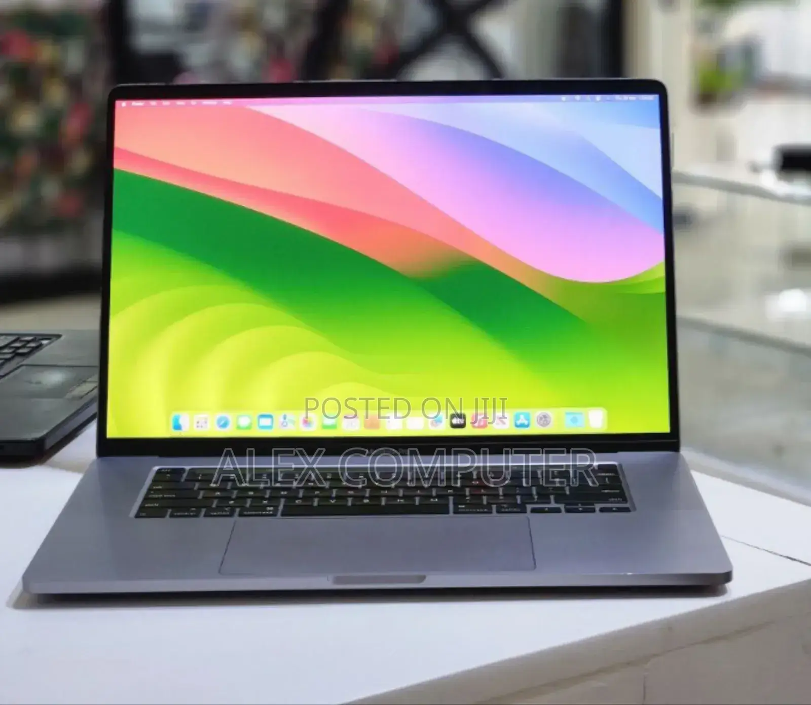 New Laptop Apple MacBook Pro 2019 32GB Intel Core I9 SSD 1T