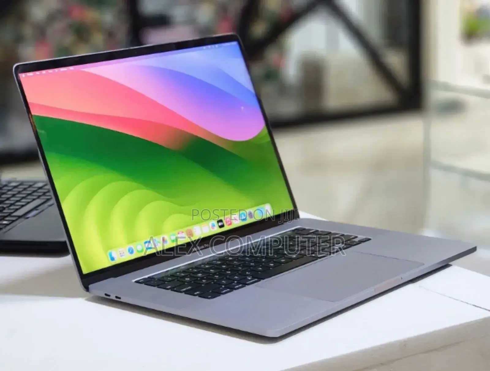 New Laptop Apple MacBook Pro 2019 32GB Intel Core I9 SSD 1T