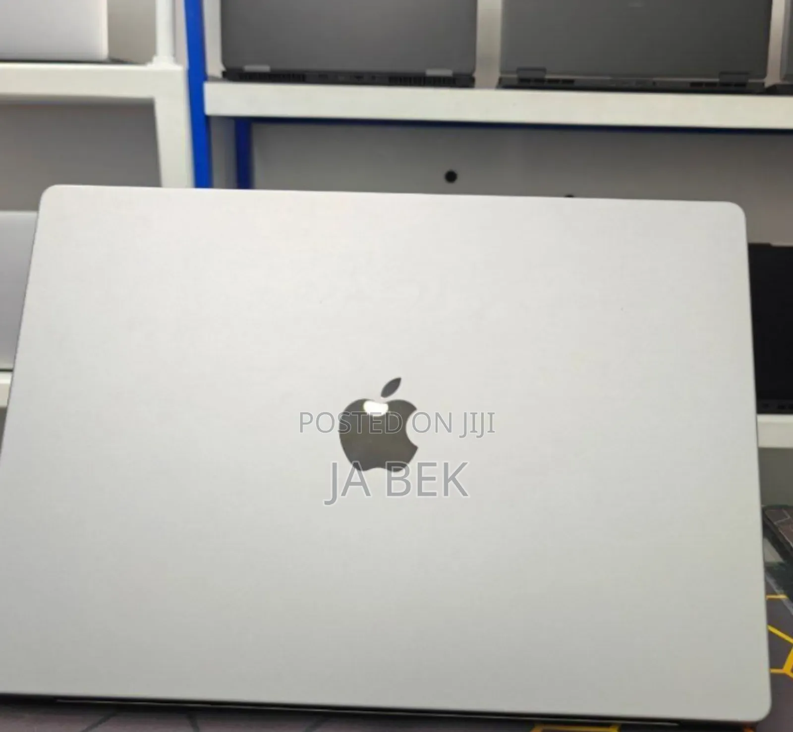 New Laptop Apple MacBook Pro M1 32GB Apple M1 Max SSD 1T