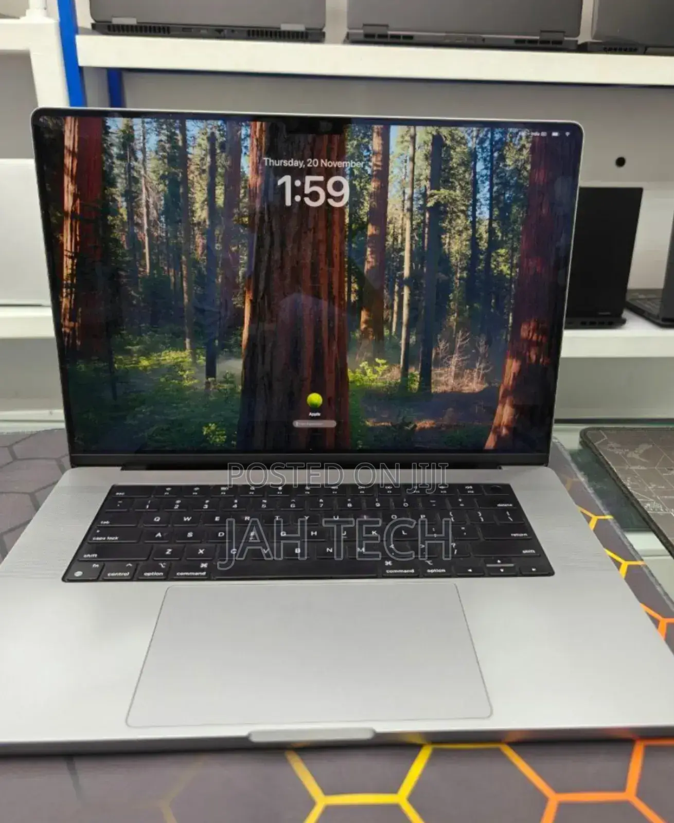 New Laptop Apple MacBook Pro M1 32GB Apple M1 Max SSD 1T