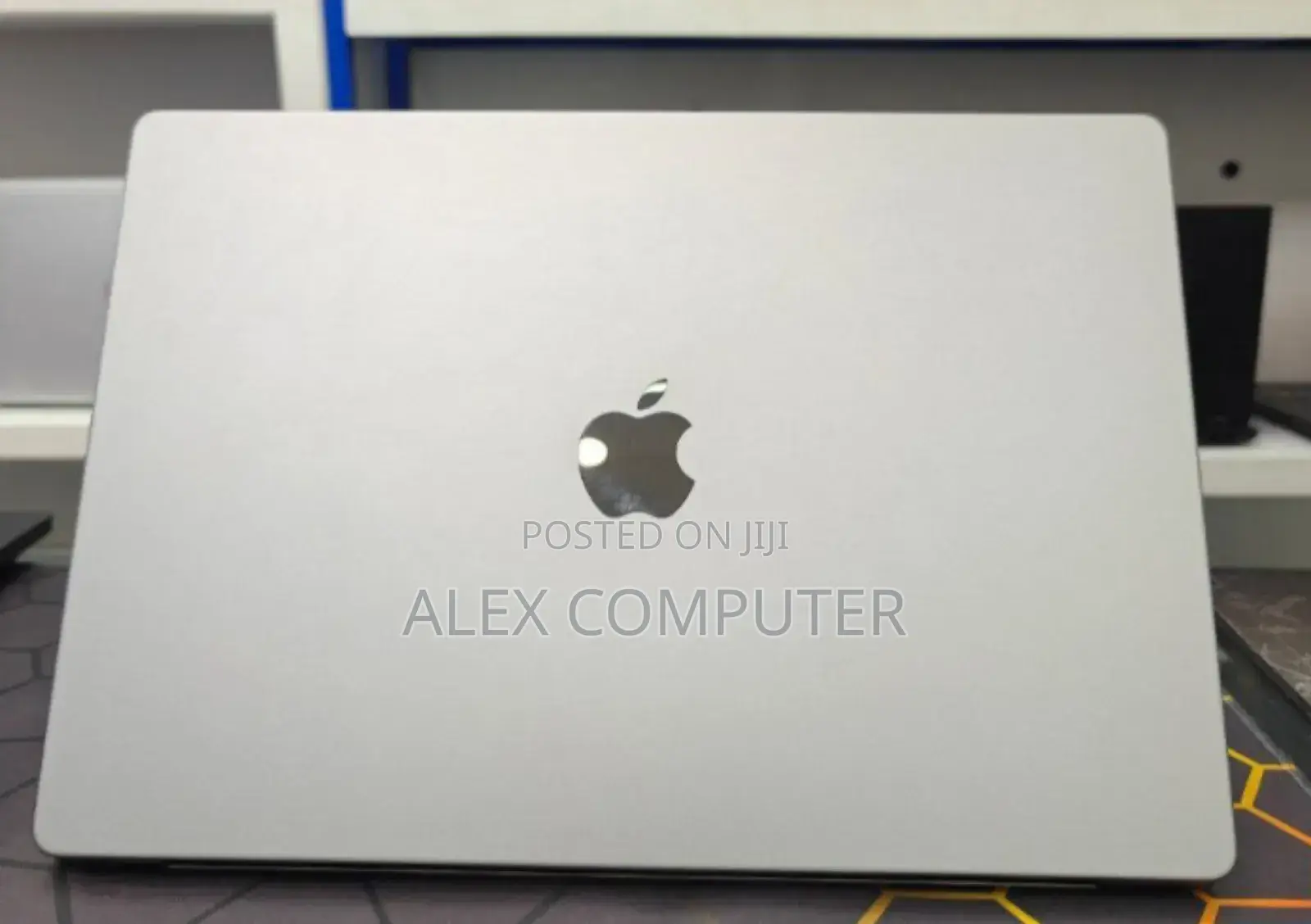 New Laptop Apple MacBook Pro M1 32GB Apple M1 Max SSD 1T