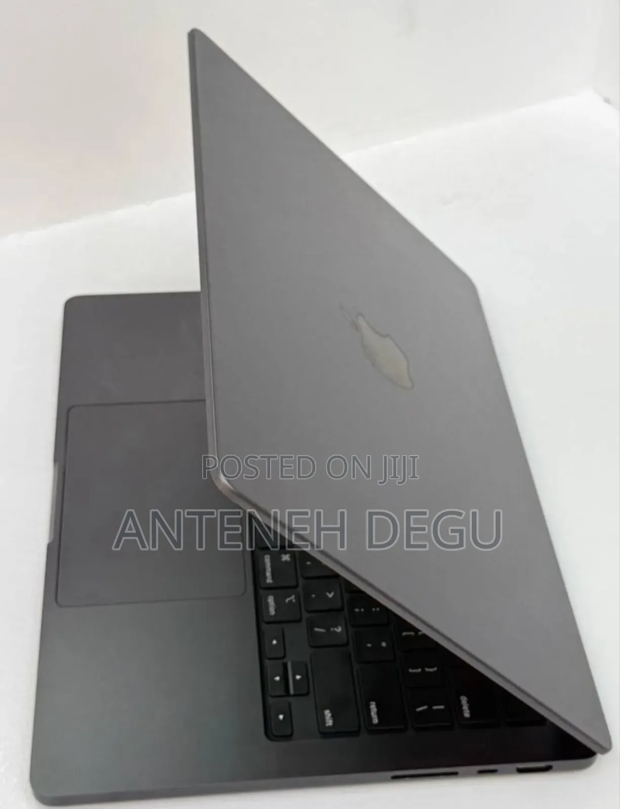 New Laptop Apple MacBook 16GB Apple M4 SSD 256GB