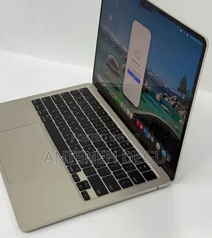 New Laptop Apple MacBook 16GB Apple M4 SSD 256GB