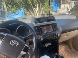 Toyota Land Cruiser Prado 2013