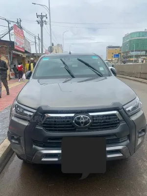 Toyota Hilux 2021 Gray