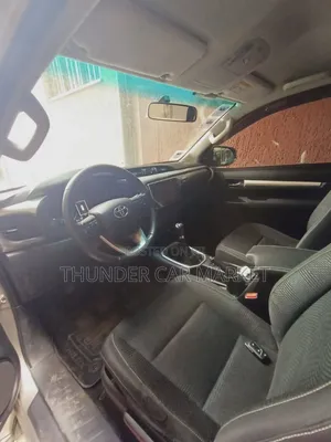 Toyota Hilux 2020 Gold