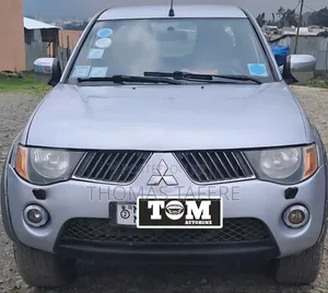 Photo - Mitsubishi L200 2007 Silver