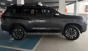 Toyota Land Cruiser Prado 2023 Gray