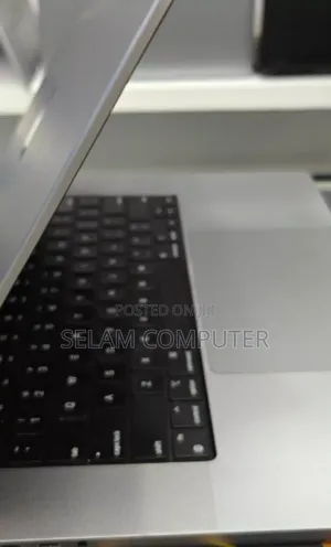 New Laptop Apple MacBook Pro M1 8GB Apple M1 Max SSD 4T